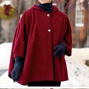 NWT!  Vermont Country Store Cozy Hooded Red / Burgundy Poncho Cape Size S/M